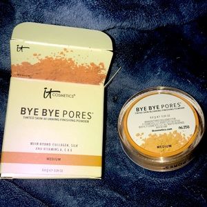 It cosmetics Bye Bye Pores medium makeup